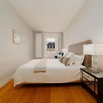 Luxurious 4br In Lisbon, Sleeps 10 Lisbon