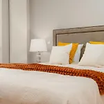 Apartment Luxurious 4br In Lisbon, Sleeps 10