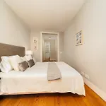 Apartment Luxurious 4br In Lisbon, Sleeps 10 *