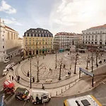 Luxurious 4br In Lisbon, Sleeps 10 Apartment