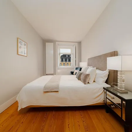 Luxurious 4br Apt, Sleeps 10 Wac Lisboa