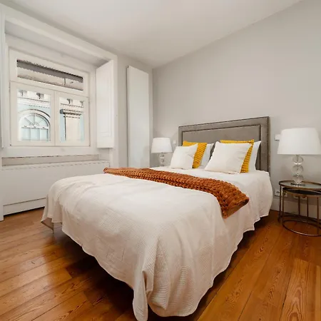 Luxurious 4br Apt, Sleeps 10 Wac *