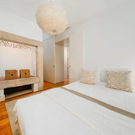 Luxurious 4br Apt, Sleeps 10 Wac