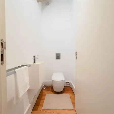 Luxurious 4br Apt, Sleeps 10 Wac * Lisboa