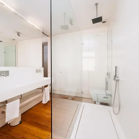 Luxurious 4br Apt, Sleeps 10 Wac Lisboa