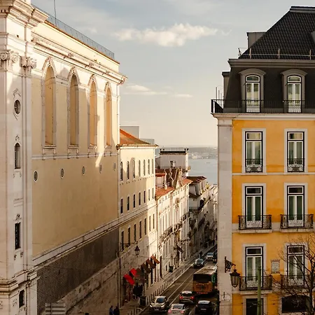 Luxurious 4br Apt, Sleeps 10 Wac شقة Lisboa
