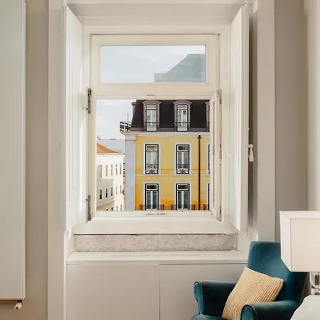 Luxurious 4br Apt, Sleeps 10 Wac Lisboa