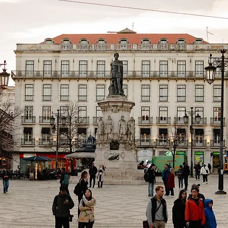 Luxurious 4br Apt, Sleeps 10 Wac شقة Lisboa
